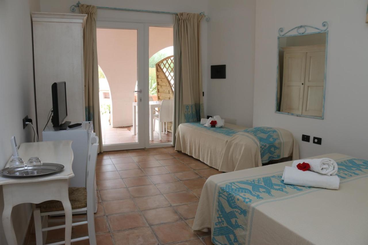 Hotel Altura Villasimius Exterior foto