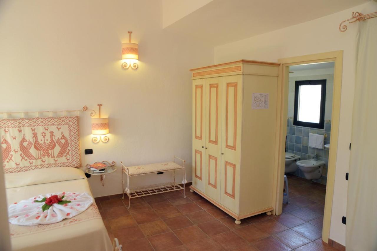 Hotel Altura Villasimius Exterior foto