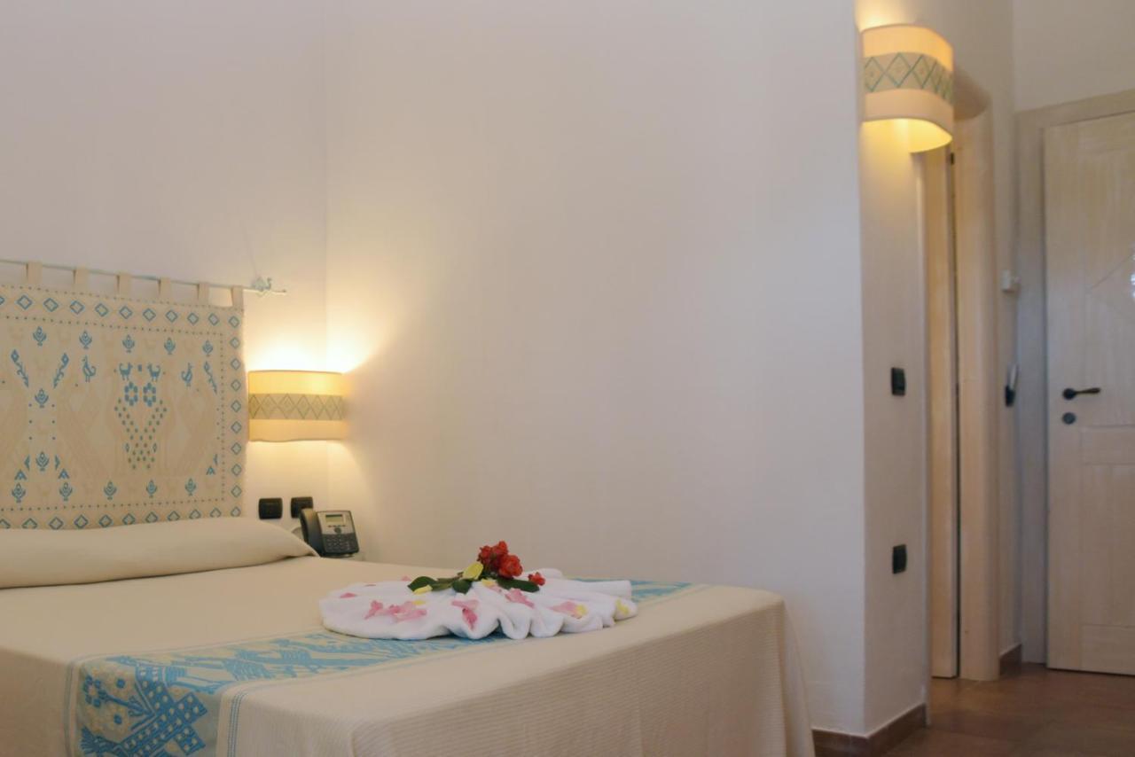 Hotel Altura Villasimius Exterior foto